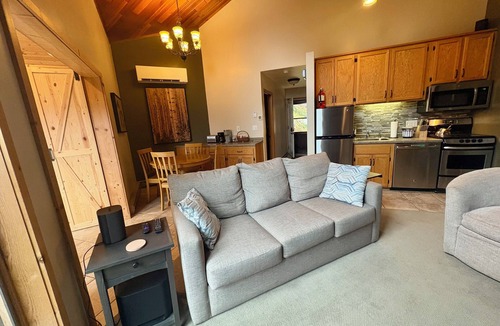 Two Harbors Condo | Charming Lakehome Central to Superior's North Shore Attractions 2 Bed/1 Bath