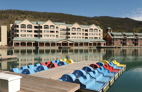 Lakeside Village Condo | Charming Lakeside 1 Bedroom Condo