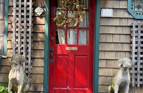 Morris House | Charming lakeside cottage and guest cottage with spectacular views