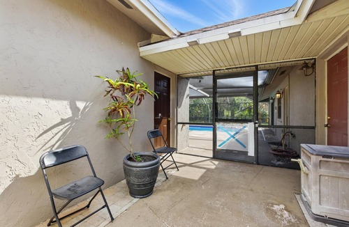 Loxahatchee Cottage | Charming Large 1-bedroom cottage with AC, WiFi in serene Loxahatchee