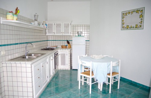 Villanova House | Charming, light-filled Mediterranean Villa – sleeps 2-6, only 250 m from the Sea