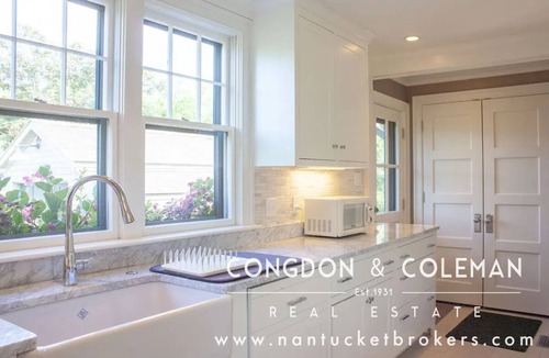 Nantucket Town Cottage | Charming light-filled 1920's cottage in great location