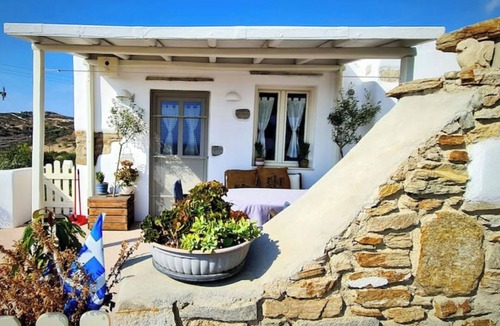 Paros House | Charming little Cycladic house with sea view