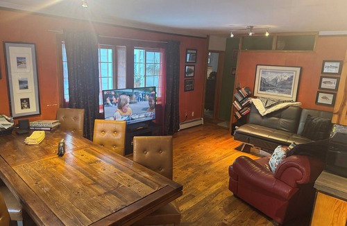 North Star House | Charming little home near downtown Anchorage