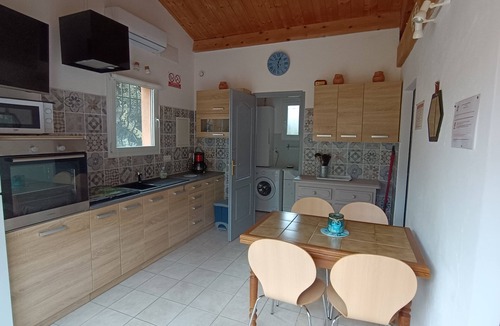 Les Arcs-sur-Argens Apartment | Charming little Provençal gîte*.