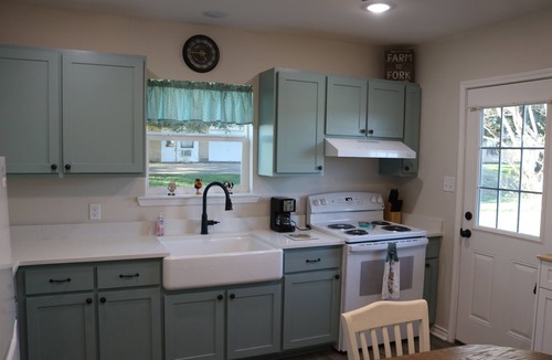 Caldwell House | Charming Little Ranch House in Cook’s Pt - perfect for any Aggie Event!