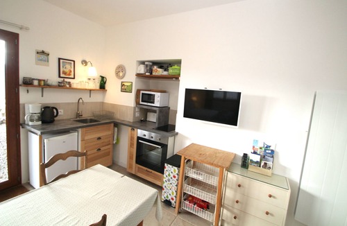 Chorges Apartment | Charming Little Studio Room in Tranquil Hamlet 4km from Chorges. Perfect for 2.