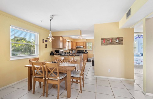 Longbeach Village House | Charming Longboat Village Hideaway–2BR in a Quiet Coastal Neighborhood by RVA