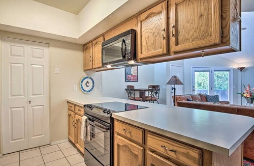 Tucson Condo | Charming Lower Foothills Condo + Pool/spa & Gym