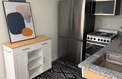 Hagerstown Condo | Charming & luxurious 1-bedroom condo, Kitchen, Washer, dryer, parking, King Bed.