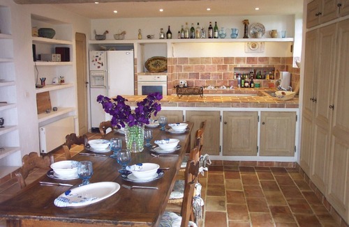 Biot Villa | Charming, luxury villa in Biot, 4 bedrooms, sea view, large pool and garden.