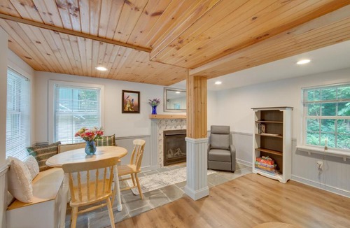 Manheim House | Charming Manheim Cottage w/On-Site Animal Viewing