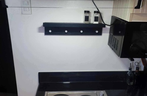 Talisay Condo | Charming Mel's Place -1bedroom condo near SM Seaside with AC, WiFi & Netflix