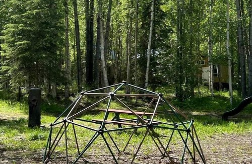 Houston House | Charming Micro Cabin Stay with Dedicated Play Area and Quick Access to River in Houston, Alaska
