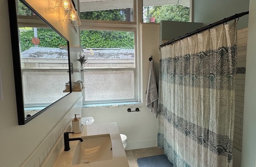 Pinole Cottage | Charming mid-century cottage in Old Town Pinole