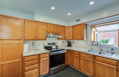 Meadowthorpe House | Charming mid-century home with huge patio close to Rupp, UK, and Keeneland