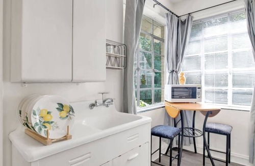 Hannon Park House | Charming Midtown Apt - Hannon Hideaway Unit A