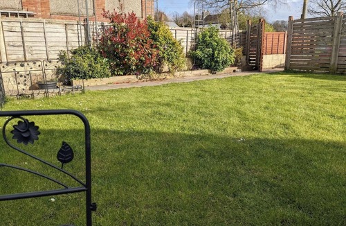 Cinderford Cottage | Charming Miners' Cottage | Dog Friendly w/Hot Tub