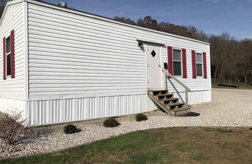 Newport House | Charming mini mobile home