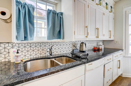Keewaydin House | Charming Minneapolis Home < 1 Mi to Lakes!
