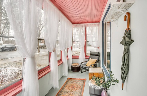 Lind-Bohanon House | Charming Minneapolis Home w/Deck, 5 Mi to Central