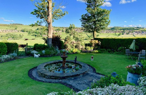 Keighley House | Charming Modernized 16Th Century Farm House with stunning garden & views