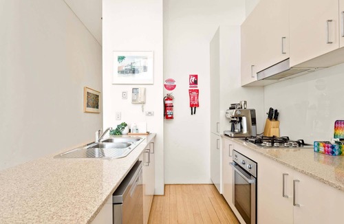 Forest Lodge Apartment | Charming Modern Apartment with City Views