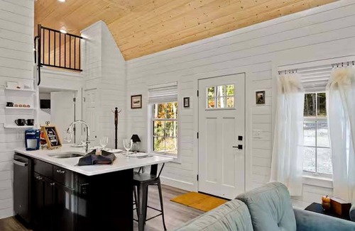 Luray House | Charming Modern Cabin with Fire Pit & Mountain Views near Shenandoah National Park, Luray VA