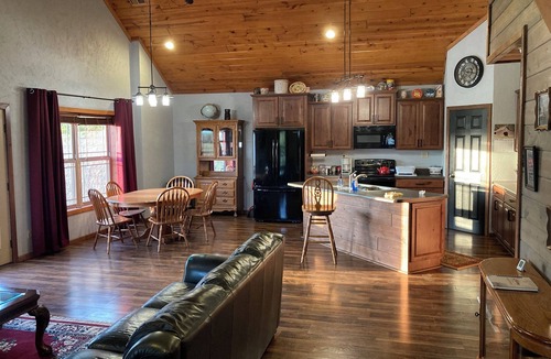 Sparta House | Charming modern farmhouse - four miles from WSRC