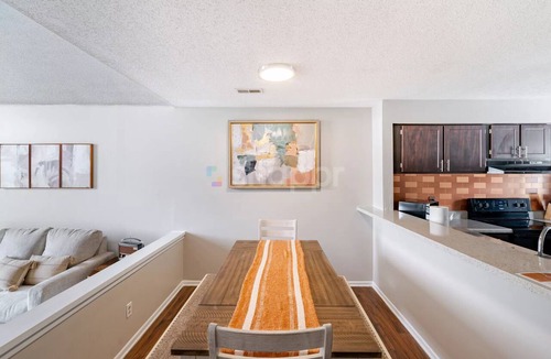 Beverly Woods Apartment | Charming & Modern South Park Gem: Pool ~ Gym ~ Pkg