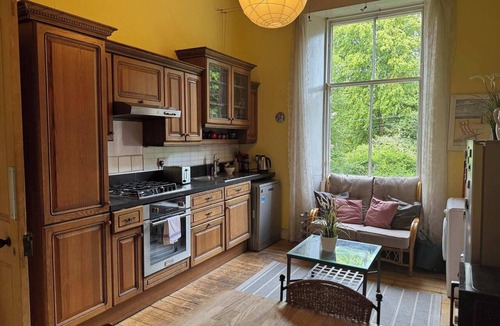 Morningside Apartment | Charming Morningside Flat in Edinburgh