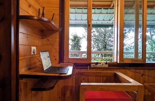 Mukteshwar Cottage | Charming mountain suite in Mukteshwar. Pet-Friendly!