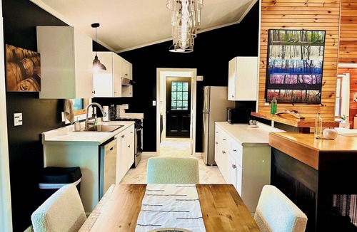 Saluda Cabin | Charming Mountain cabin in Saluda with stunning views & modern amenities!