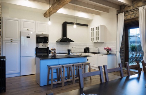 Castaneda House | Charming mountain house near Cabárceno