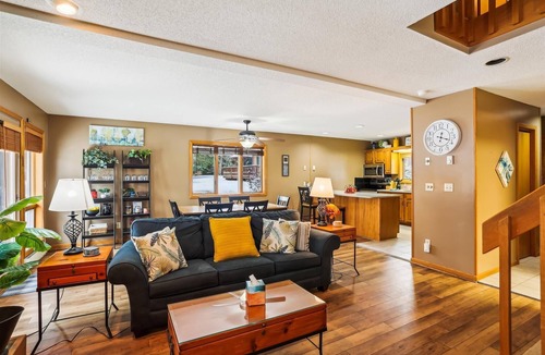 Davis Condo | Charming mountain condo offers it all. Welcome Duncan's Den!