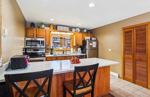 Davis Condo | Charming mountain condo offers it all. Welcome Duncan's Den!