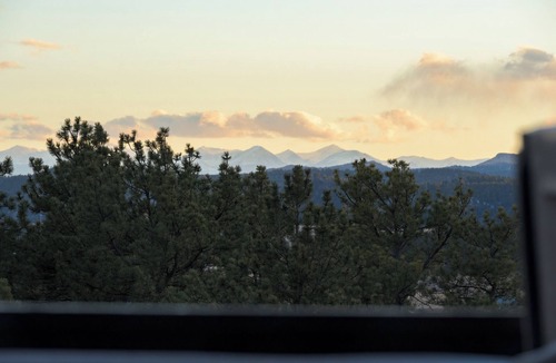 Florissant Cabin | Charming MTN Cabin Getaway - Hot Tub, Stunning Views, Fire Pit & 4 Acres