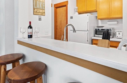 Tahoe Woods Condo | Charming Mtn Chalet (Studio), near lake & ski