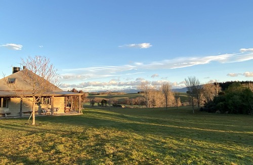 Fernside Cottage | Charming Mudbrick Country Cottage