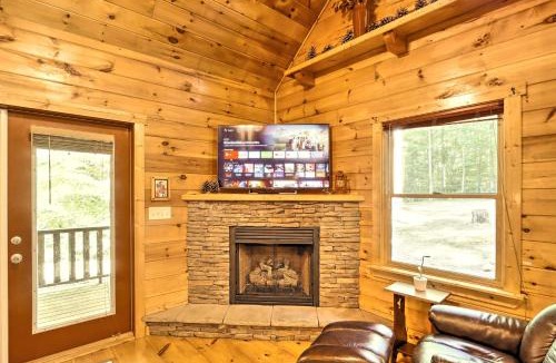 Murphy House | Charming Murphy Cabin w/Porch - Near Hiking!