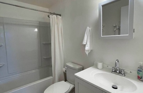Madison Apartment | Charming, Newly-Renovated 1-Bedroom Madison Apartment