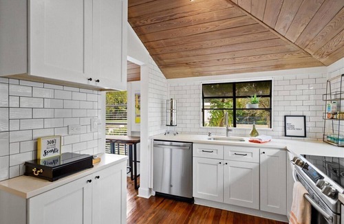 Northwood Shores Cottage | Charming Northwood Cottage. n