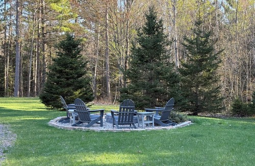 Rhinelander House | Charming Northwoods Retreat – Spacious 3-Bedroom Hideaway