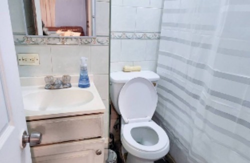 Far Rockaway Apartment | Charming Oasis Steps from Beach & Metro Station