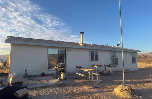 Crystal Bed & Breakfast | Charming oasis!This peaceful clean retreat is on your way to Death Valley.