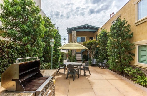 Ocean Beach Condo | Charming OB beach condo, steps to the beach, listen to the waves crash