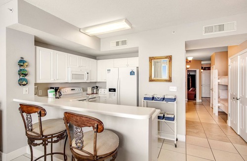 Miramar Beach Condo | Charming oceanfront condo w/Gulf view, shared pools & hot tub, & beach access