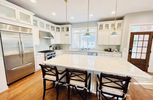 The Pines House | Charming Ocean Block Home in The Pines – Walk to Everything, Private Baths!