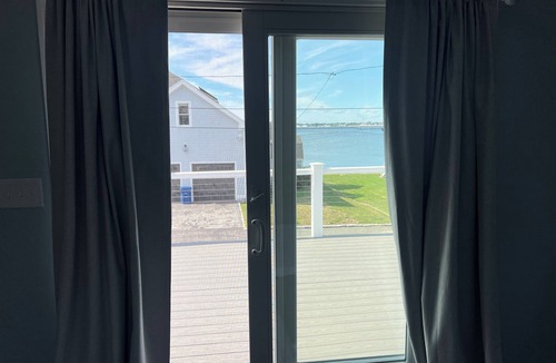 Fairhaven Cottage | Charming ocean view cottage with AC in Fairhaven - 1 bedroom