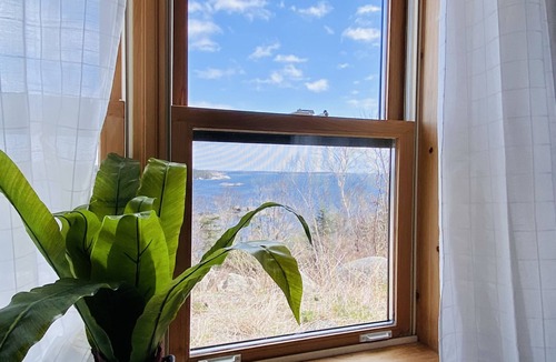 Terence Bay Cottage | Charming ocean view cottage In Terrace Bay